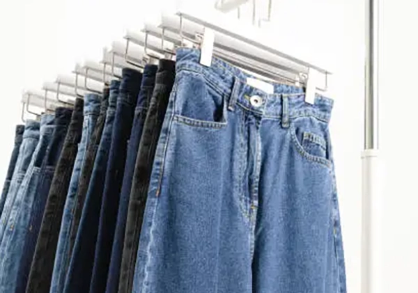 Wide-Leg Jeans Are Back How to Style Them in 2026